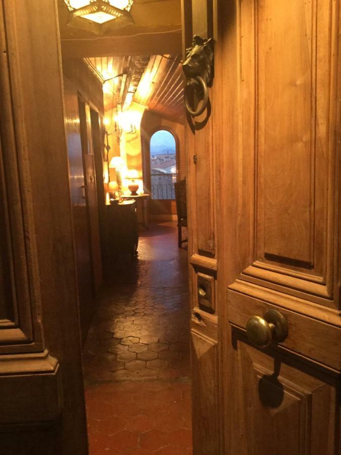 Light Filled Penthouse In Old Antibes. Heart Of The Riviera Appartamento Esterno foto